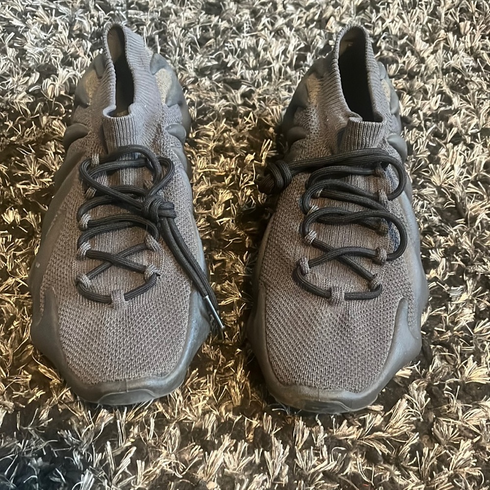 Yeezy runners - Picture 1 of 2